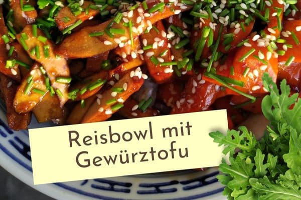 Asiatische Reisbowl mit Gewürztofu