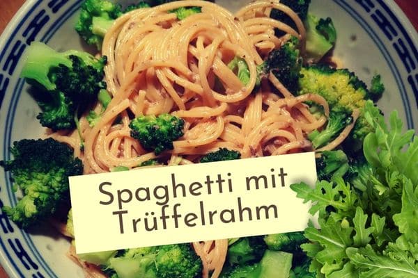 Vollkornspaghetti mit Trüffel und veganem Rahm