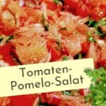 Frischer Salat aus Tomaten und Pomelo